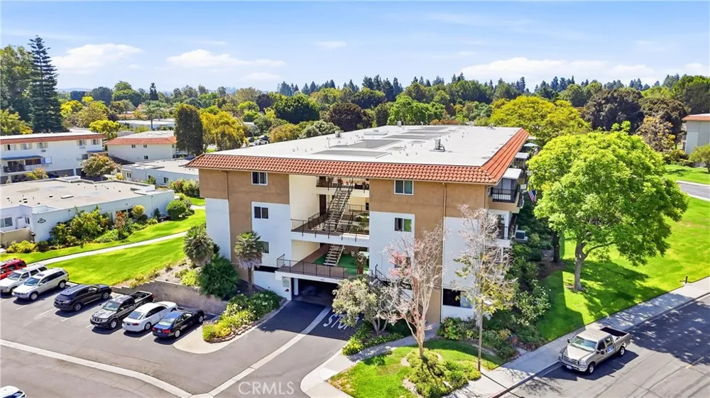 2355 Via Mariposa W #2C Laguna Woods, CA 92637