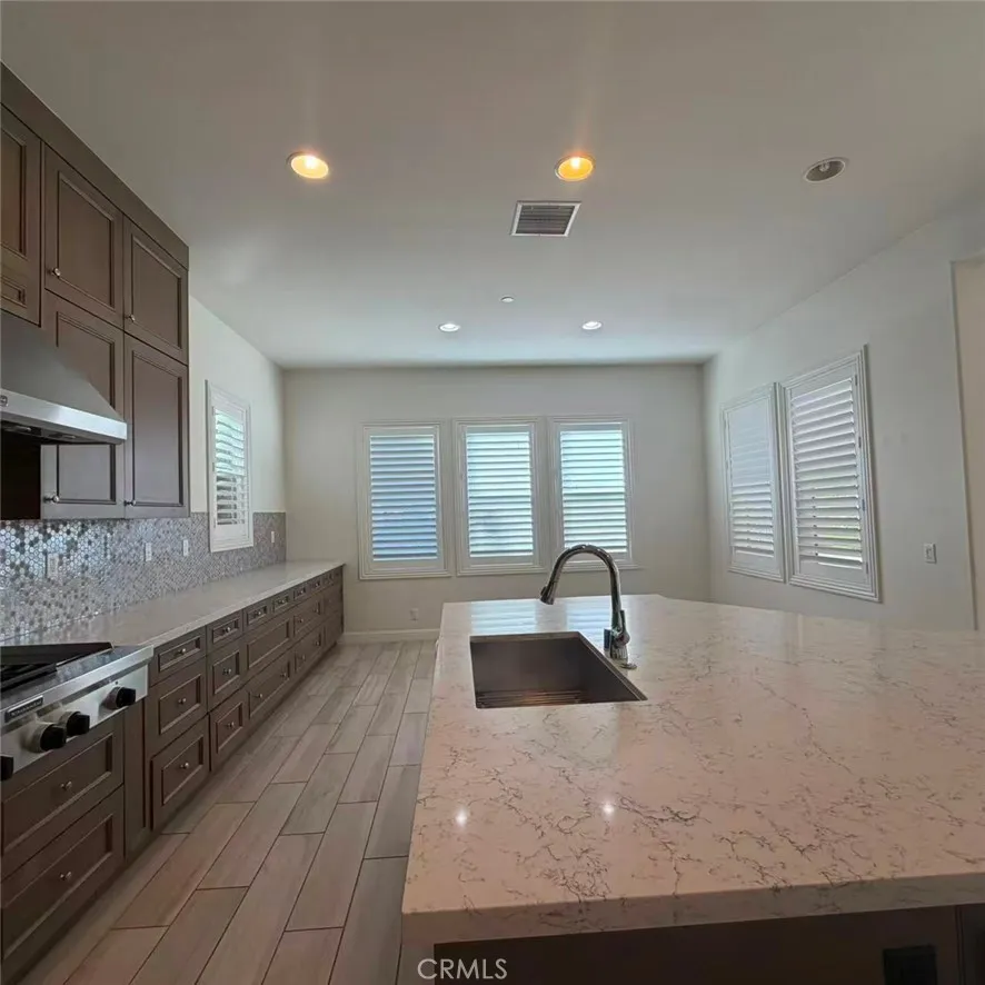 21 Barberry Lake Forest, CA 92630