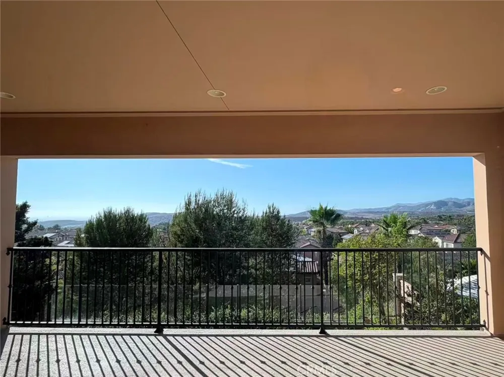 21 Barberry Lake Forest, CA 92630