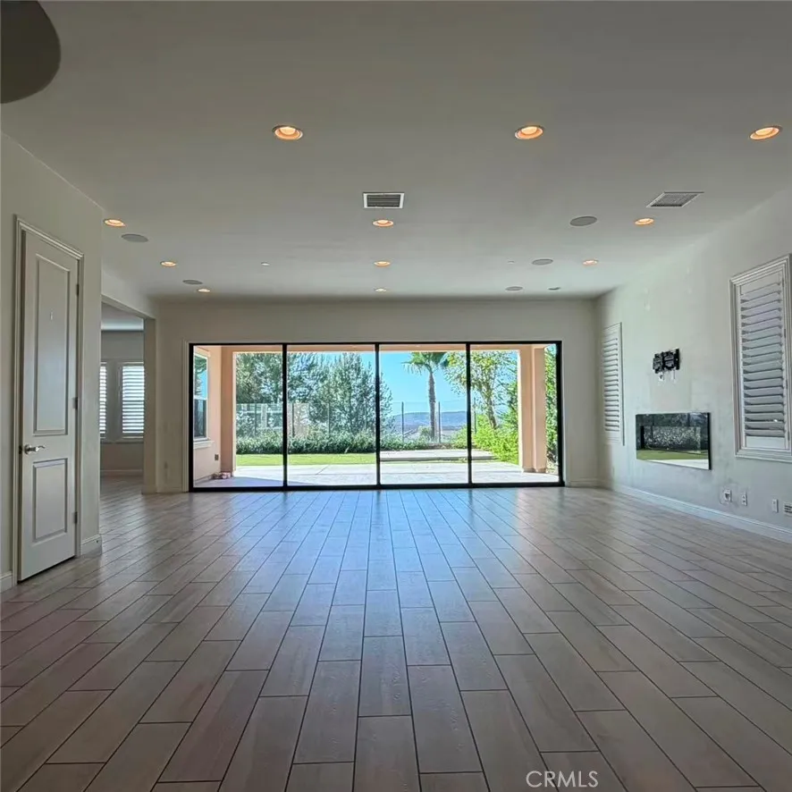 21 Barberry Lake Forest, CA 92630
