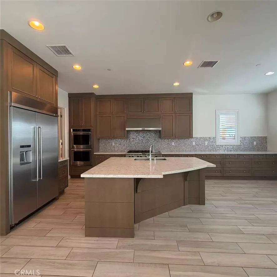21 Barberry Lake Forest, CA 92630