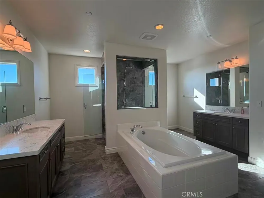 21 Barberry Lake Forest, CA 92630