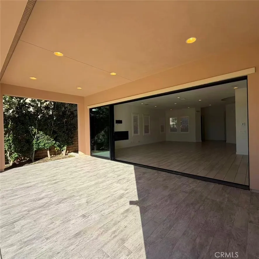 21 Barberry Lake Forest, CA 92630