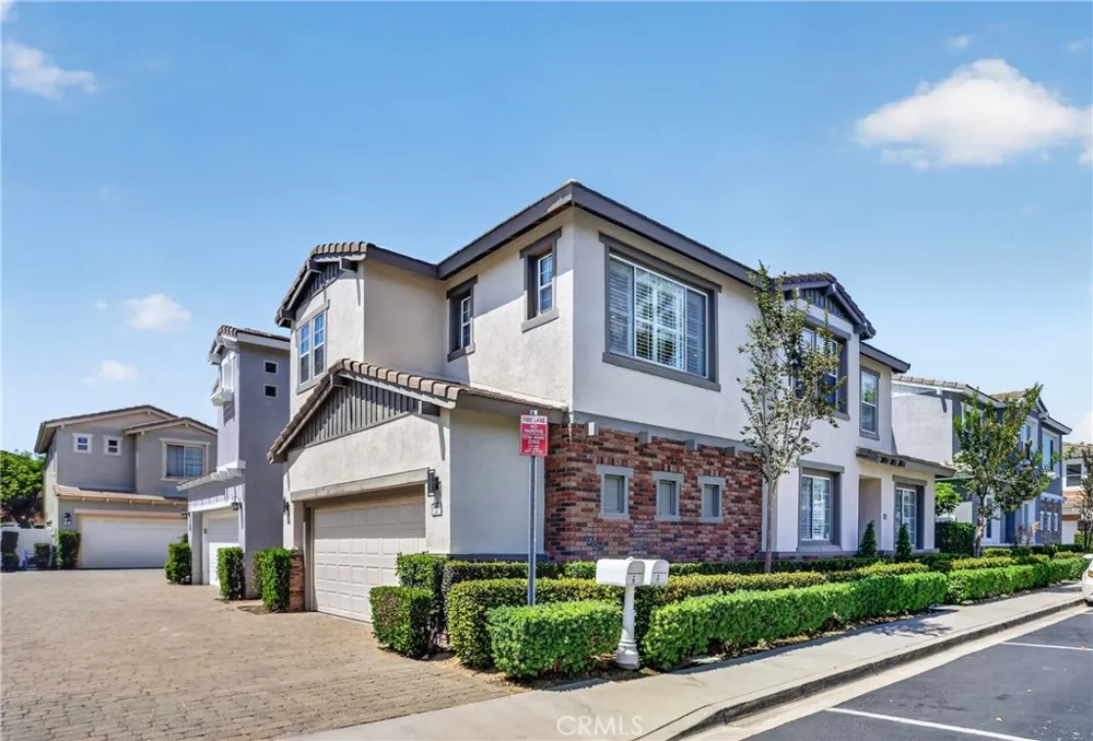 17 Woodcrest Aliso Viejo, CA 92656