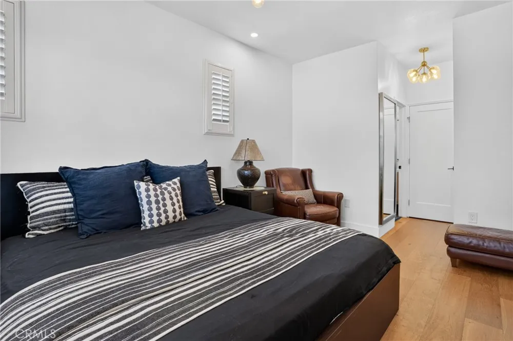 17 Woodcrest Aliso Viejo, CA 92656