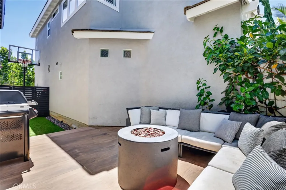 17 Woodcrest Aliso Viejo, CA 92656
