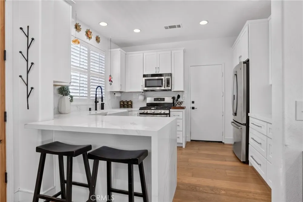 17 Woodcrest Aliso Viejo, CA 92656
