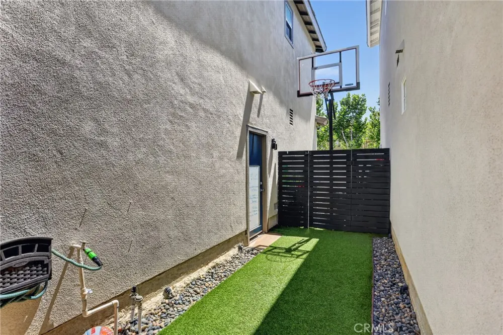 17 Woodcrest Aliso Viejo, CA 92656