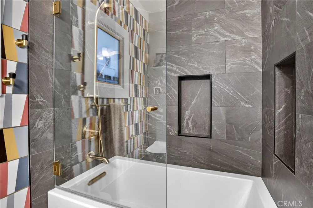 17 Woodcrest Aliso Viejo, CA 92656