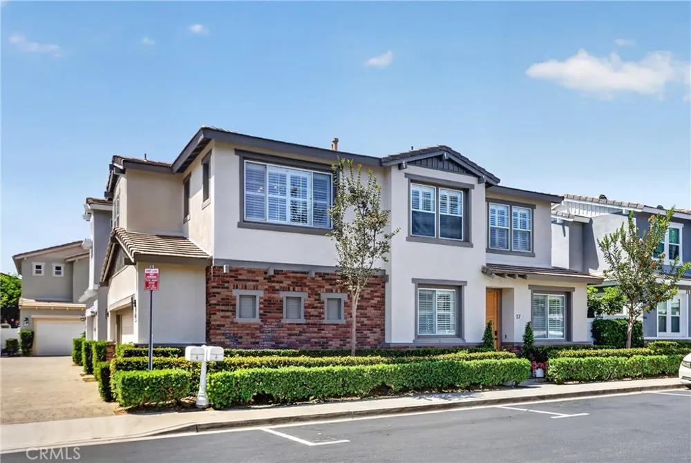 17 Woodcrest Aliso Viejo, CA 92656