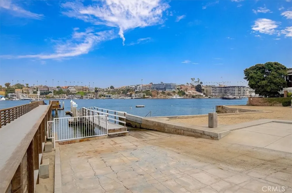 2128 Miramar Drive Newport Beach, CA 92661