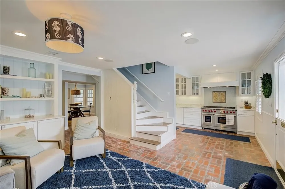 2128 Miramar Drive Newport Beach, CA 92661