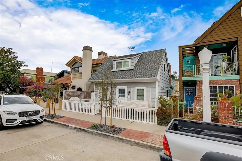2128 Miramar Drive Newport Beach, CA 92661