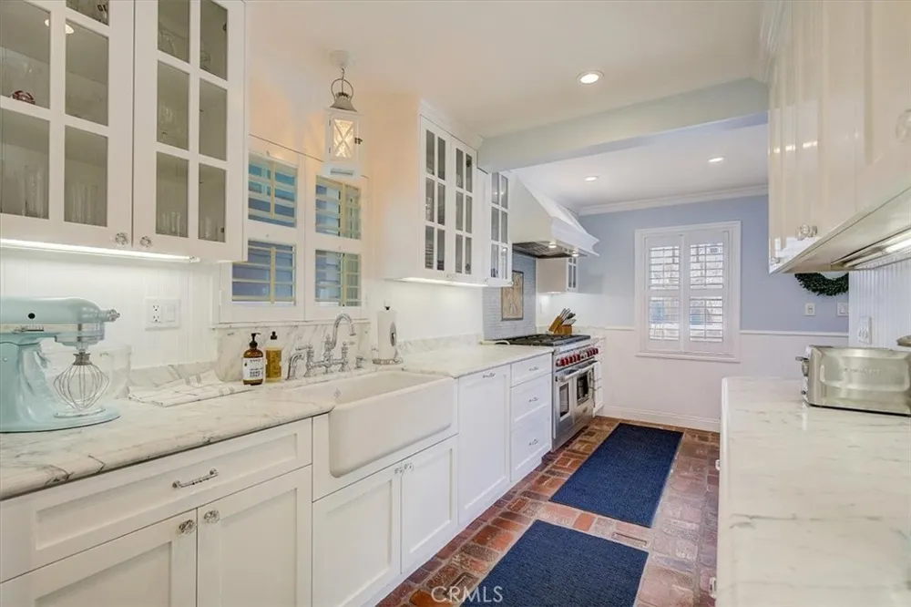 2128 Miramar Drive Newport Beach, CA 92661