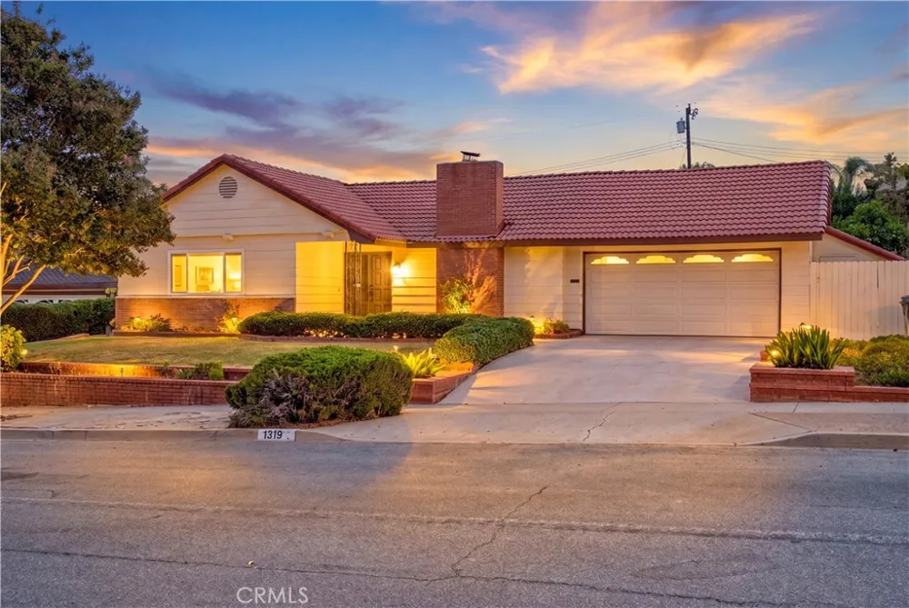 1319 Las Lomas Brea, CA 92821