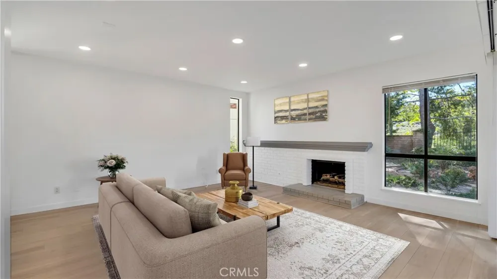 27861 Esporlas Mission Viejo, CA 92692