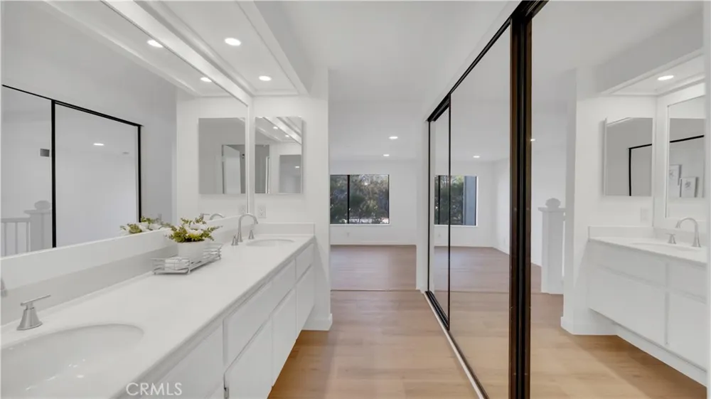 27861 Esporlas Mission Viejo, CA 92692