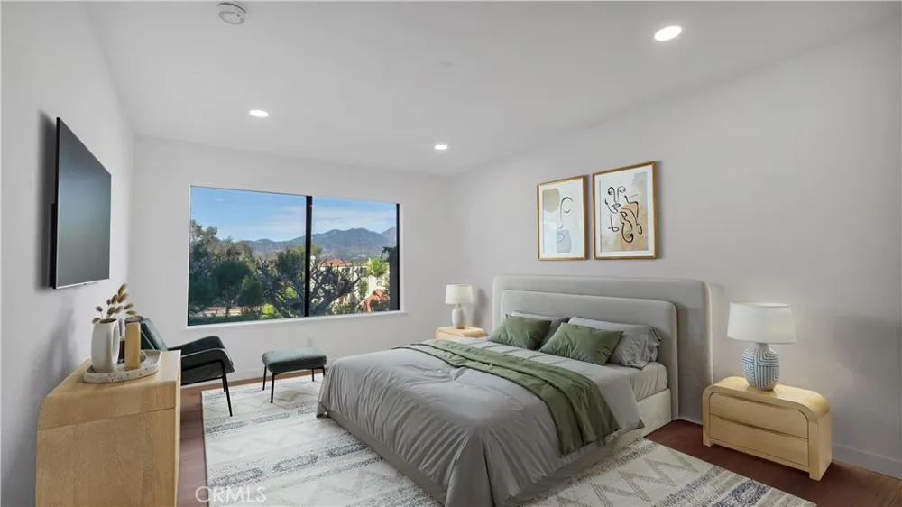 27861 Esporlas Mission Viejo, CA 92692