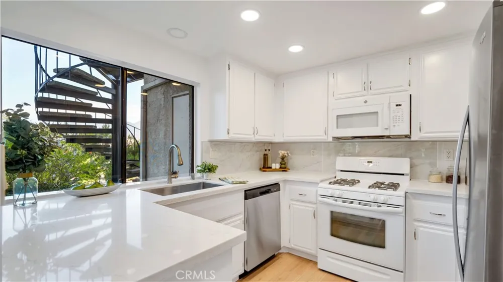 27861 Esporlas Mission Viejo, CA 92692