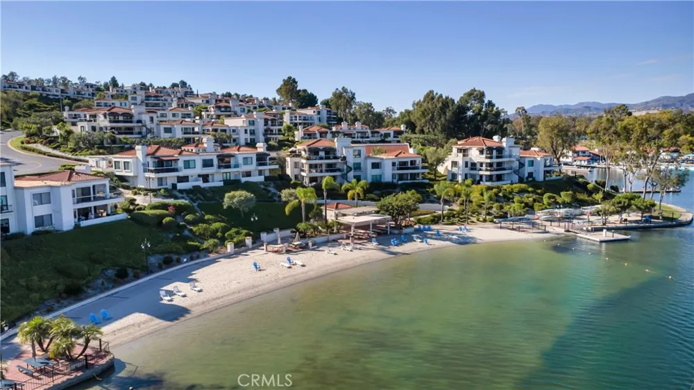 27861 Esporlas Mission Viejo, CA 92692