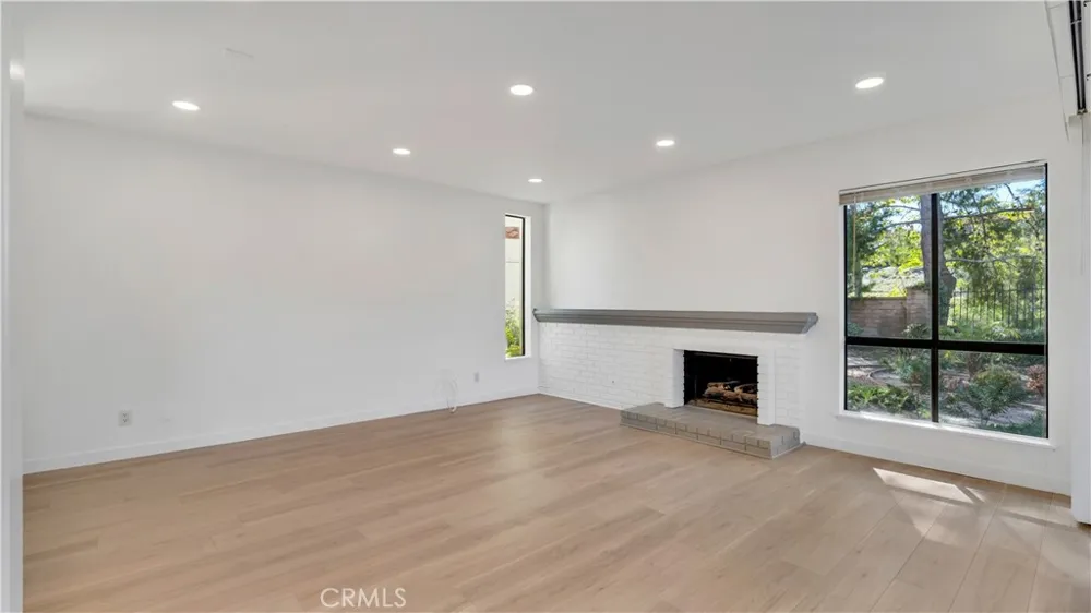 27861 Esporlas Mission Viejo, CA 92692