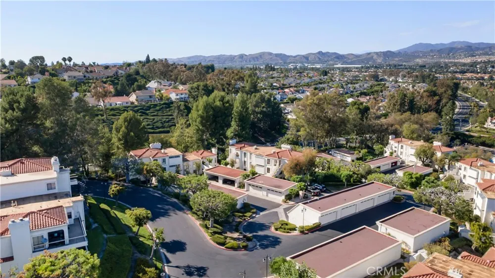 27861 Esporlas Mission Viejo, CA 92692