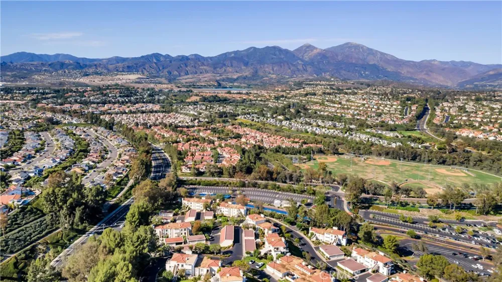 27861 Esporlas Mission Viejo, CA 92692