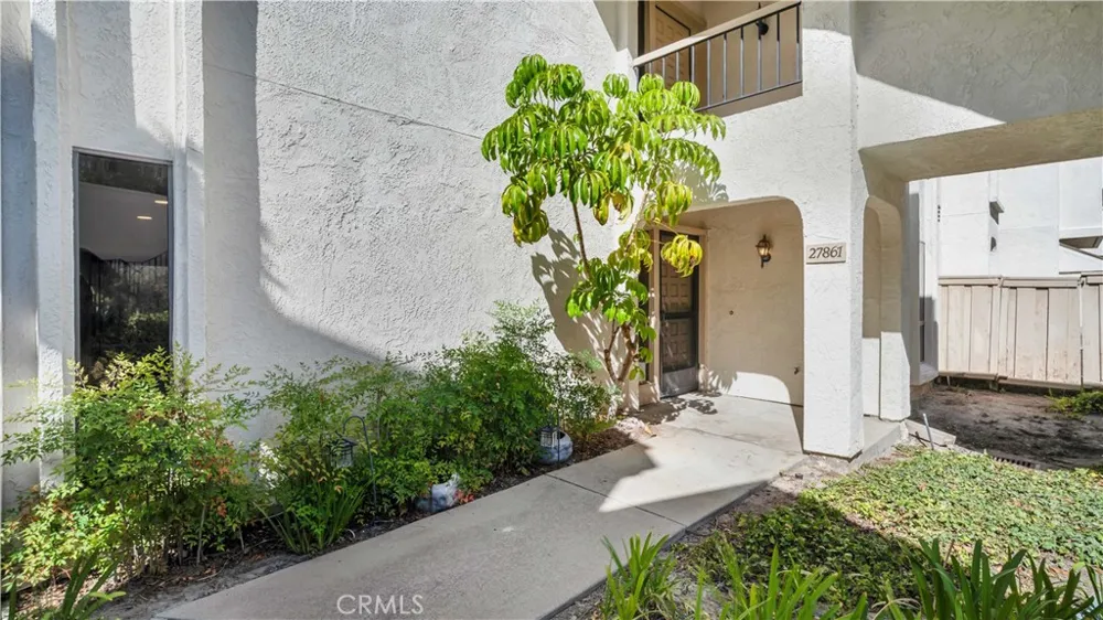 27861 Esporlas Mission Viejo, CA 92692