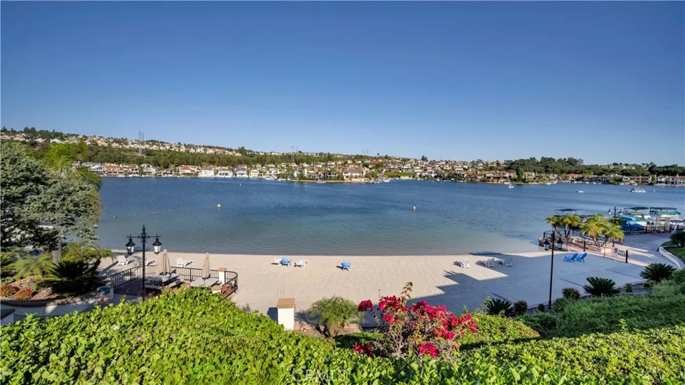 27861 Esporlas Mission Viejo, CA 92692