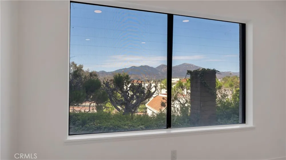 27861 Esporlas Mission Viejo, CA 92692