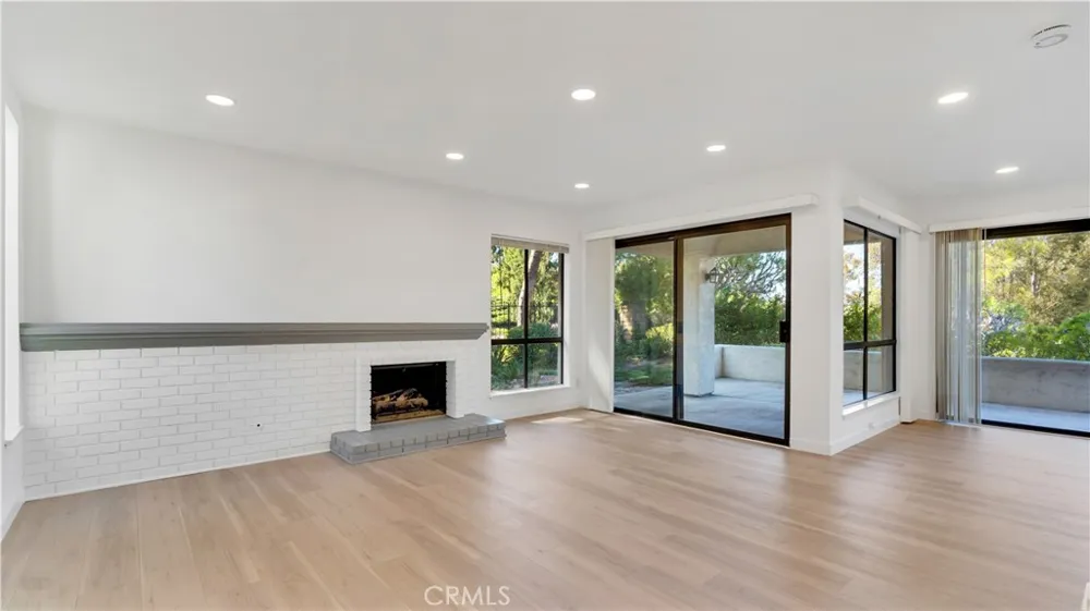 27861 Esporlas Mission Viejo, CA 92692