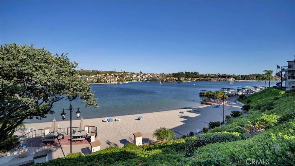 27861 Esporlas Mission Viejo, CA 92692