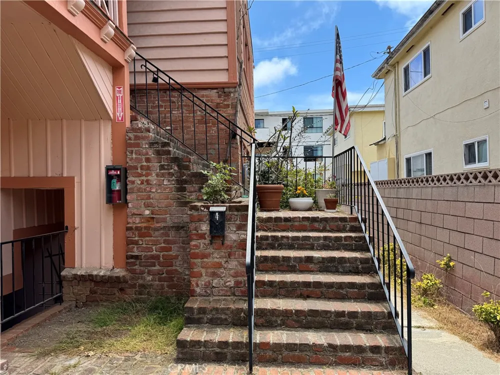 1118 15th St. Santa Monica, CA 90403