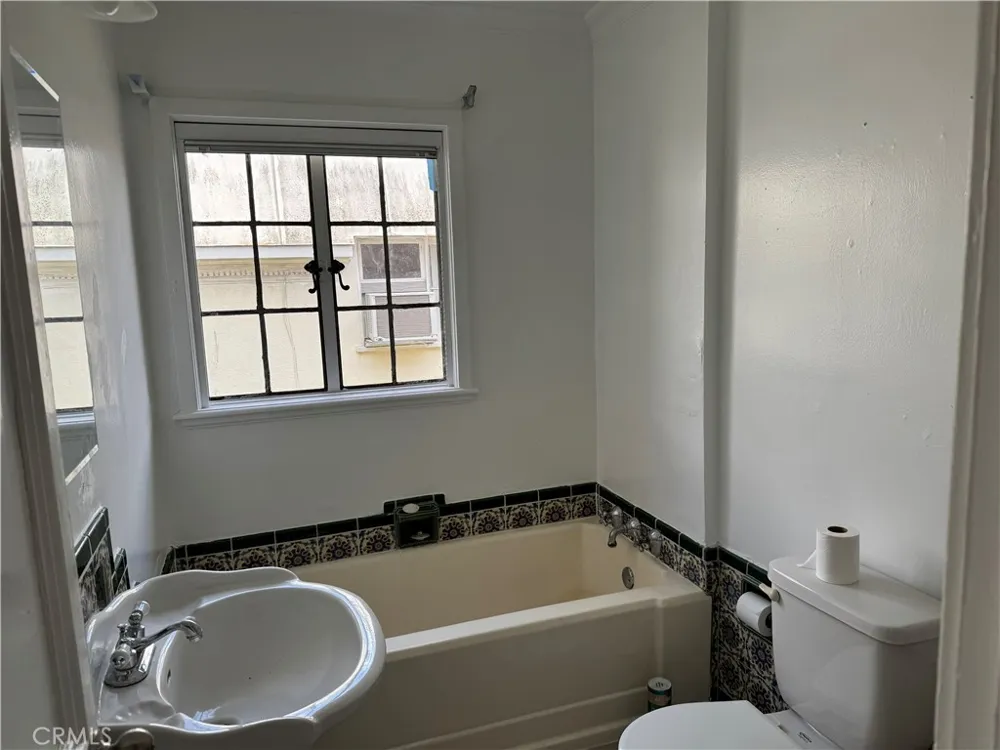 1118 15th St. Santa Monica, CA 90403