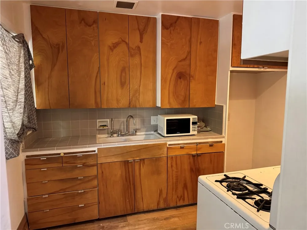 1118 15th St. Santa Monica, CA 90403