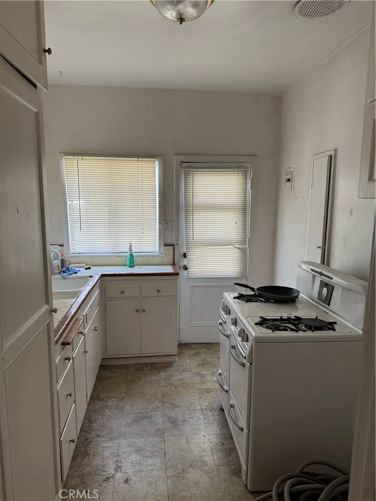 1118 15th St. Santa Monica, CA 90403