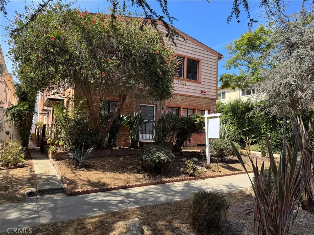 1118 15th St. Santa Monica, CA 90403