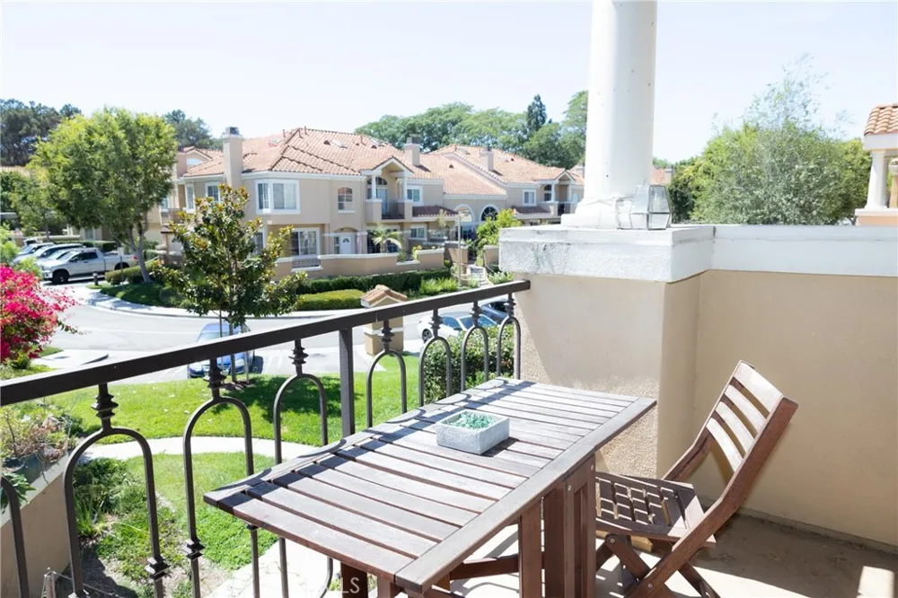 21 Bravo Aliso Viejo, CA 92656