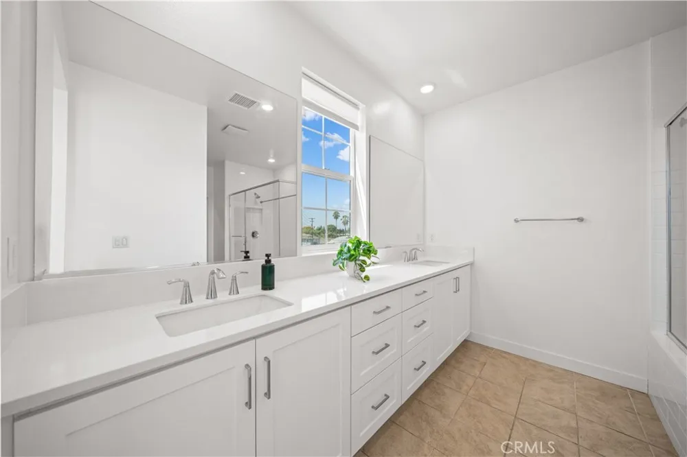 155 W LA PALMA AVENUE #2 Anaheim, CA 92801