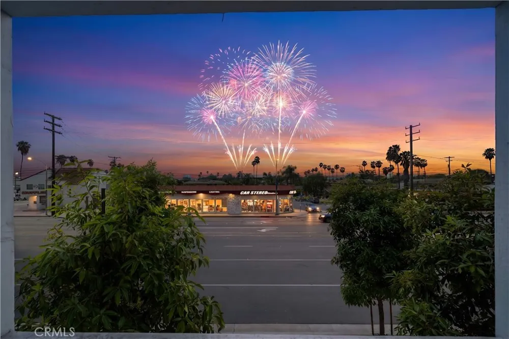 155 W LA PALMA AVENUE #2 Anaheim, CA 92801