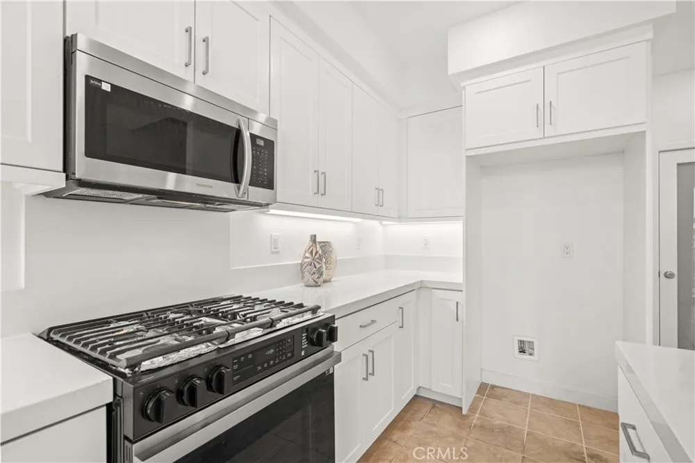 155 W LA PALMA AVENUE #2 Anaheim, CA 92801