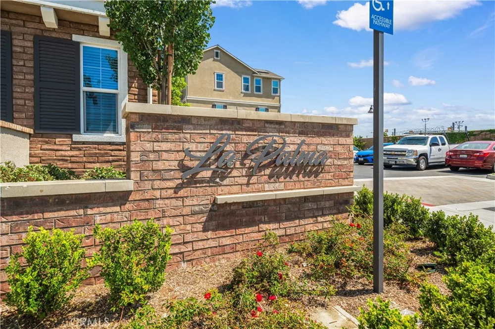 155 W LA PALMA AVENUE #2 Anaheim, CA 92801