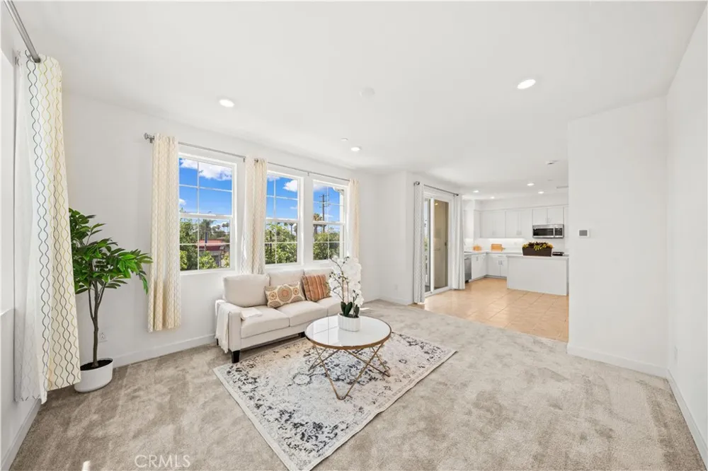 155 W LA PALMA AVENUE #2 Anaheim, CA 92801