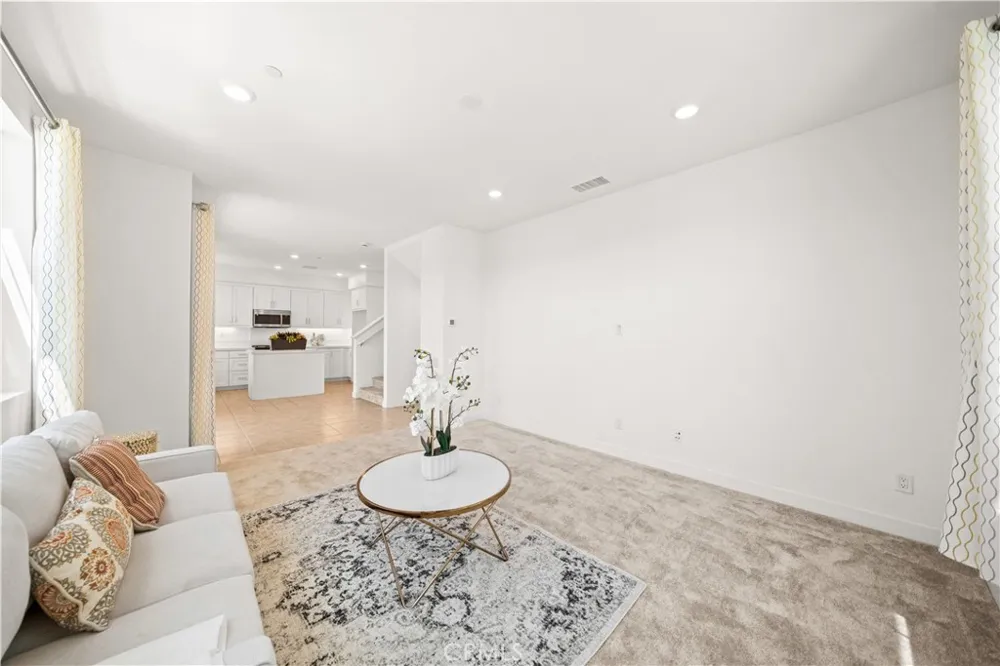 155 W LA PALMA AVENUE #2 Anaheim, CA 92801