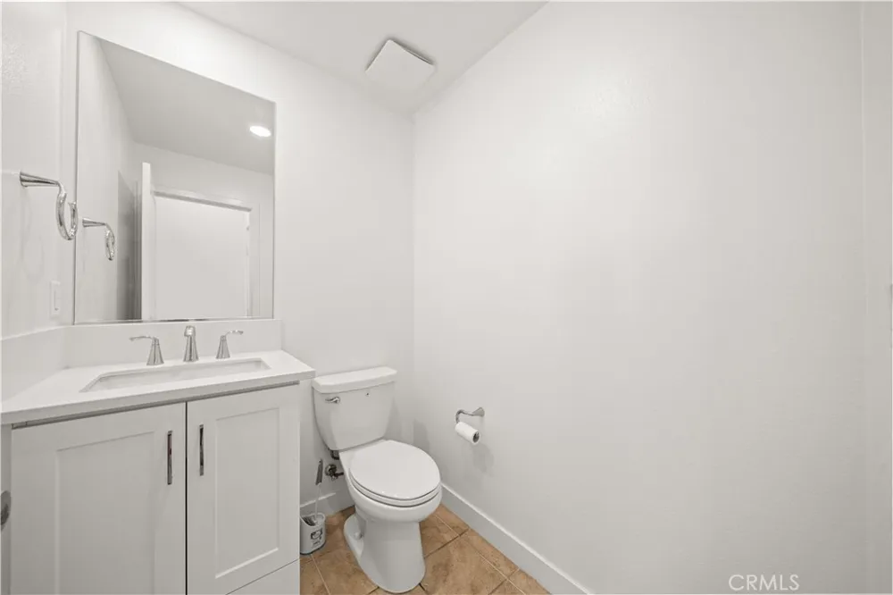 155 W LA PALMA AVENUE #2 Anaheim, CA 92801