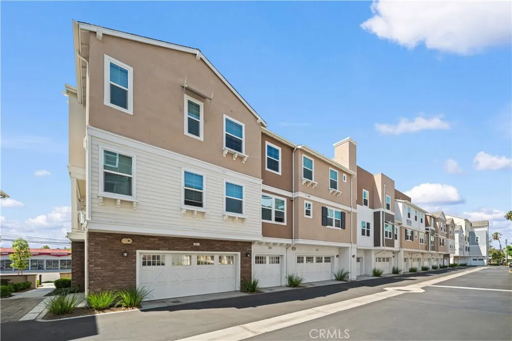 155 W LA PALMA AVENUE #2 Anaheim, CA 92801
