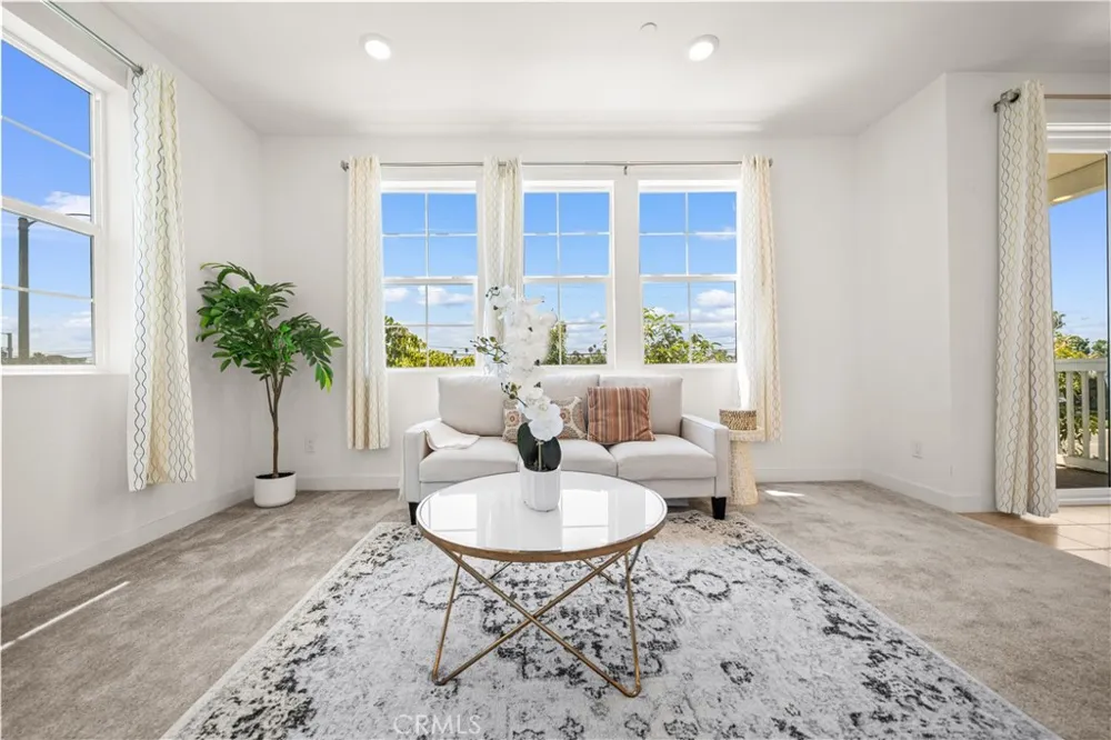 155 W LA PALMA AVENUE #2 Anaheim, CA 92801