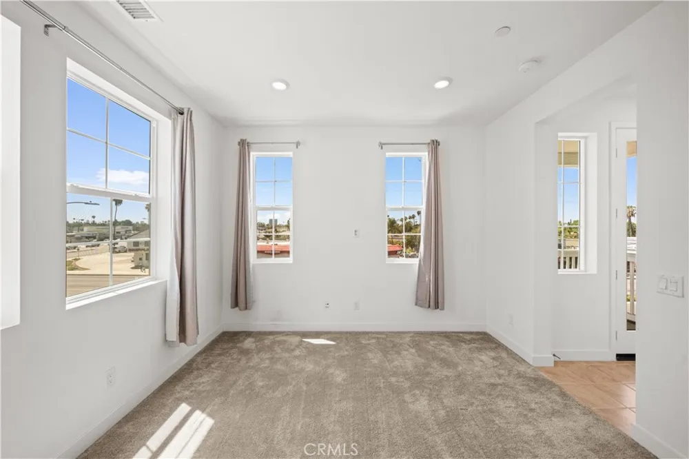 155 W LA PALMA AVENUE #2 Anaheim, CA 92801
