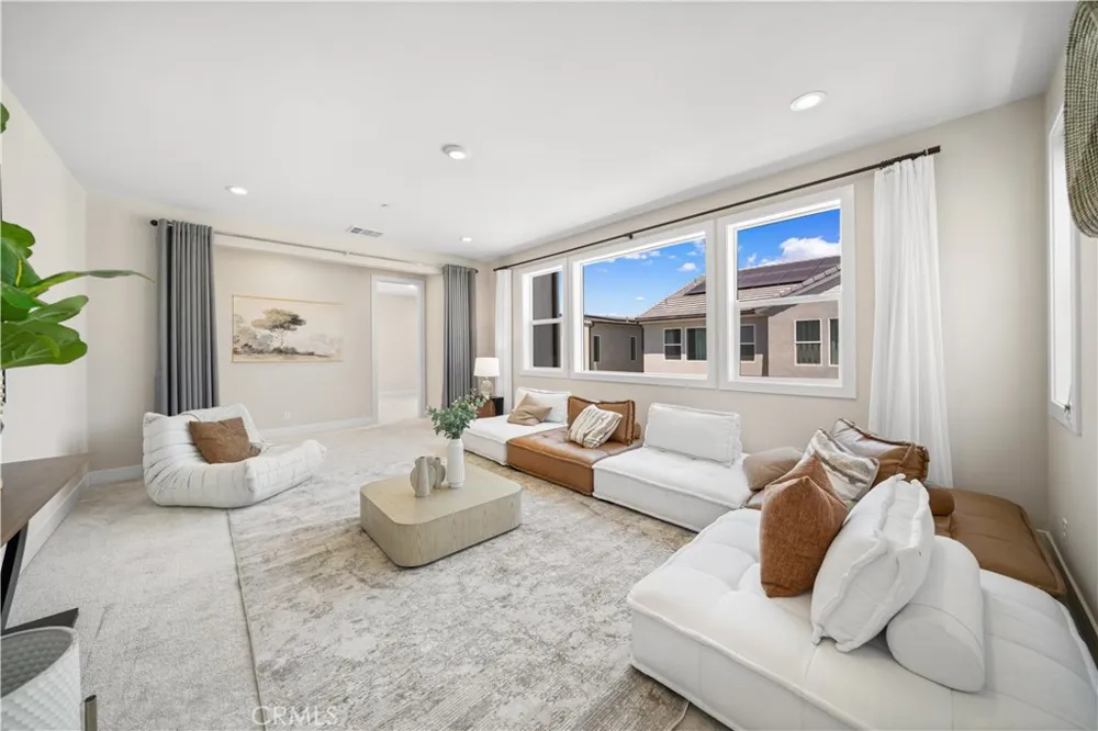 270 Burwood Lake Forest, CA 92630