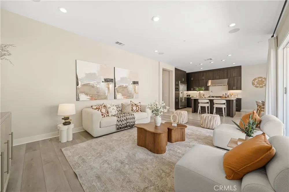 270 Burwood Lake Forest, CA 92630